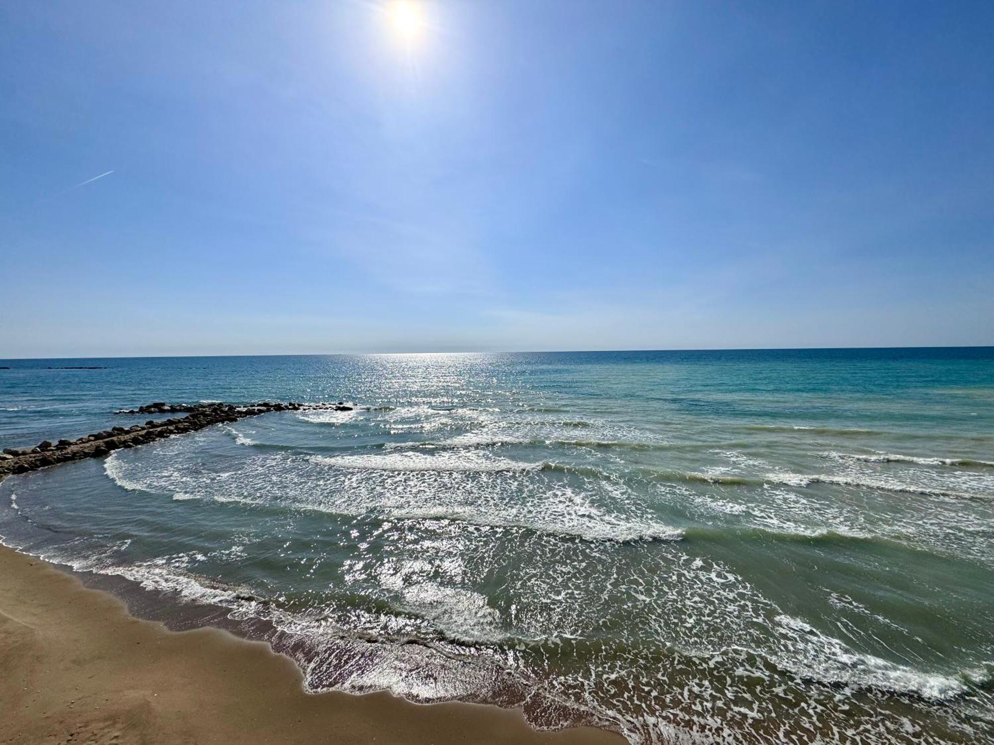 Golden Home Anzio Luaran gambar