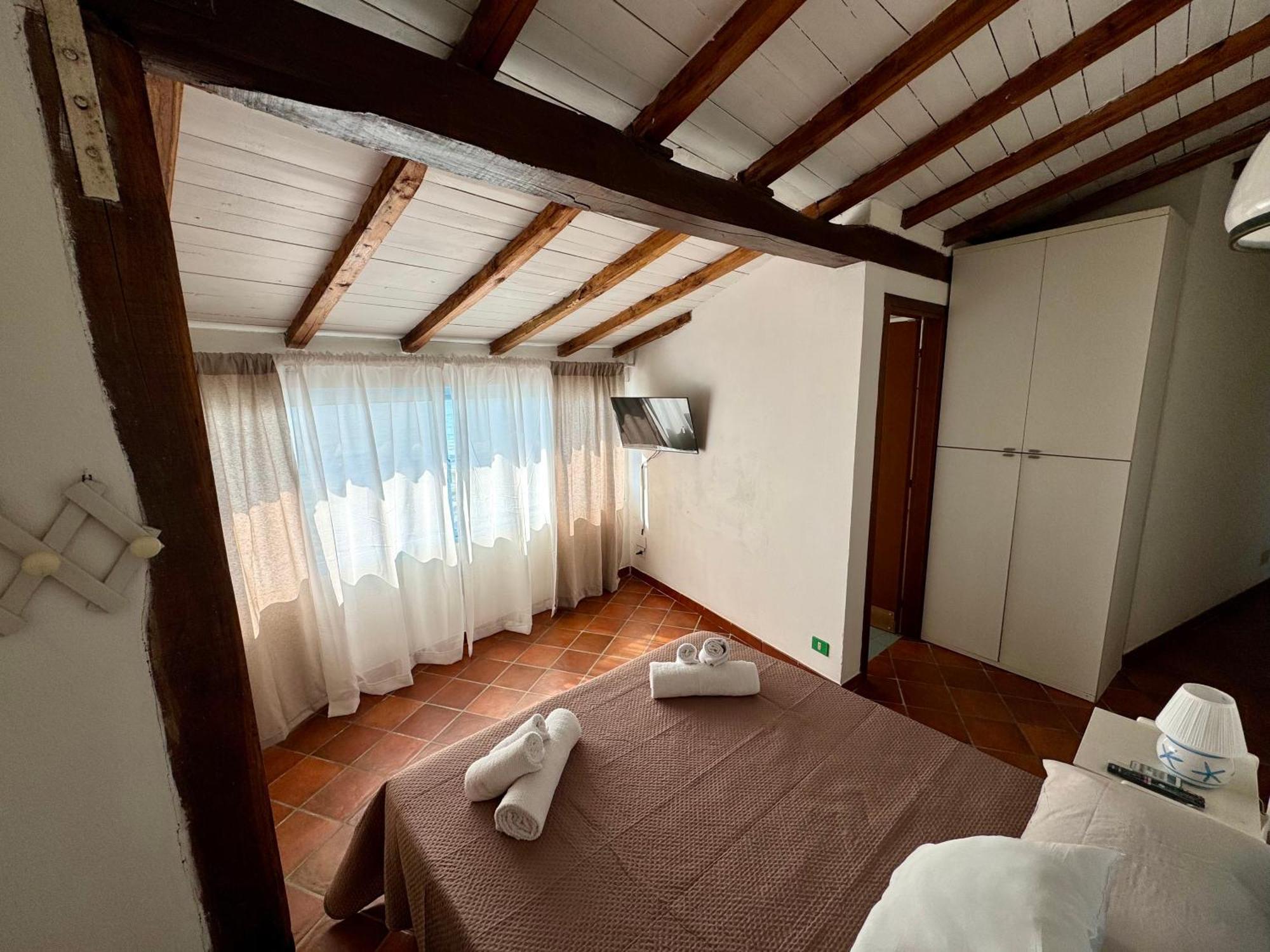 Golden Home Anzio Luaran gambar