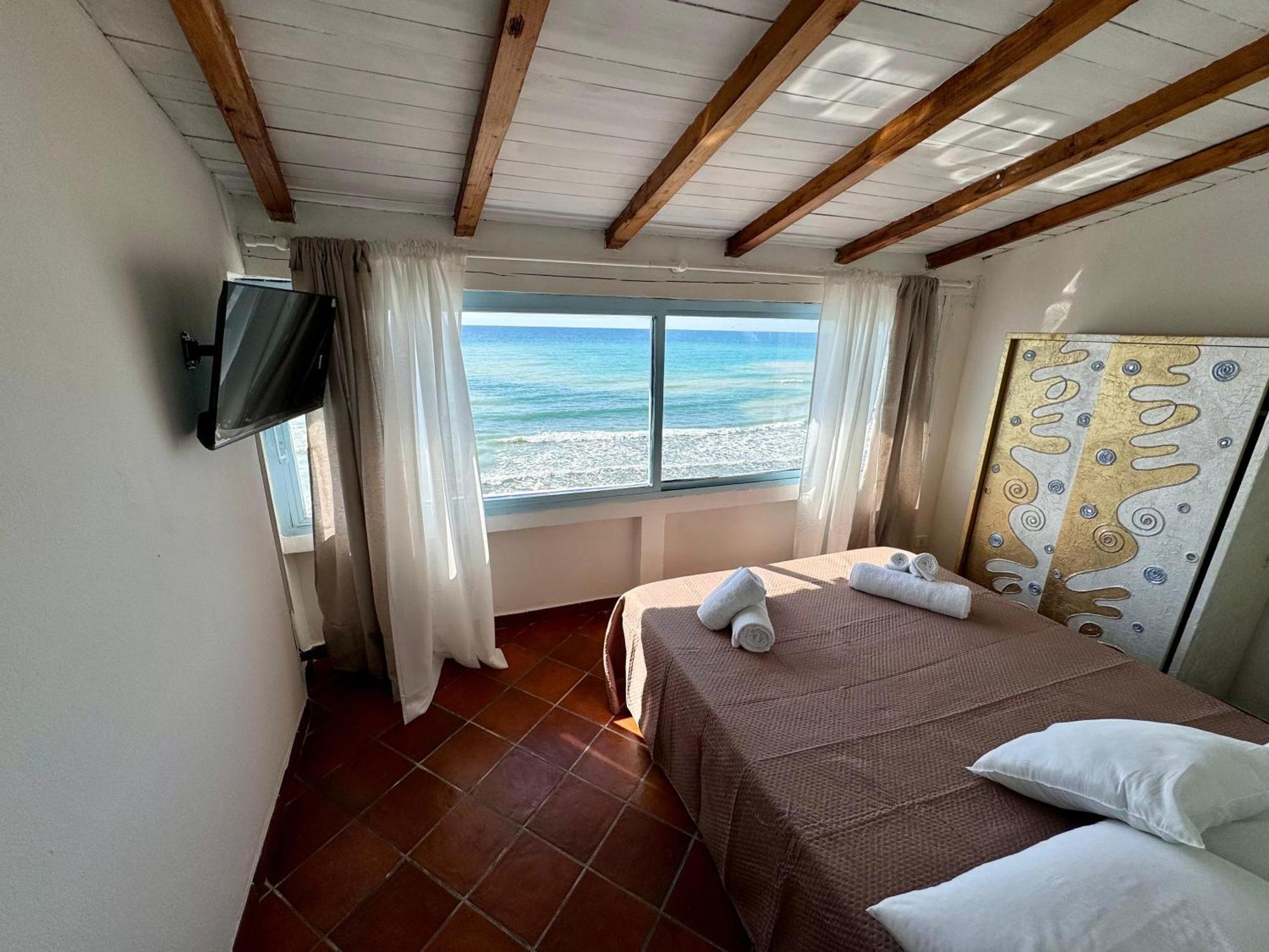 Golden Home Anzio Luaran gambar